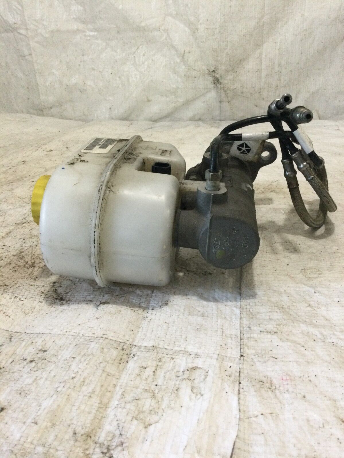 2017 Dodge Ram 2500 Master Brake Cylinder W/ Reservoir 05154277AG Hydro Boost