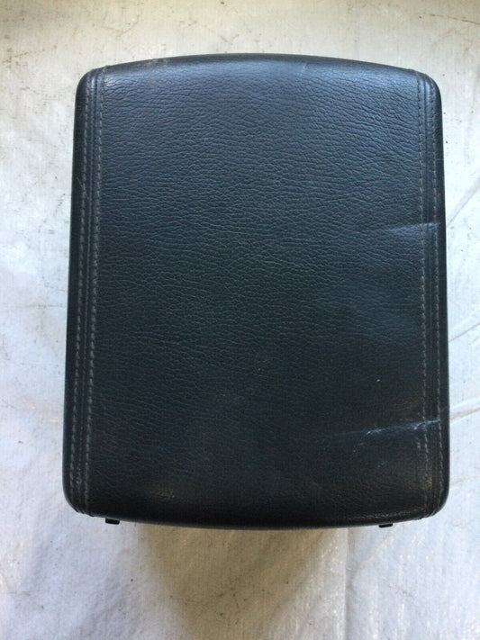 2007 Volkswagen Touareg Center Console LID W/ Arm Rest OEM