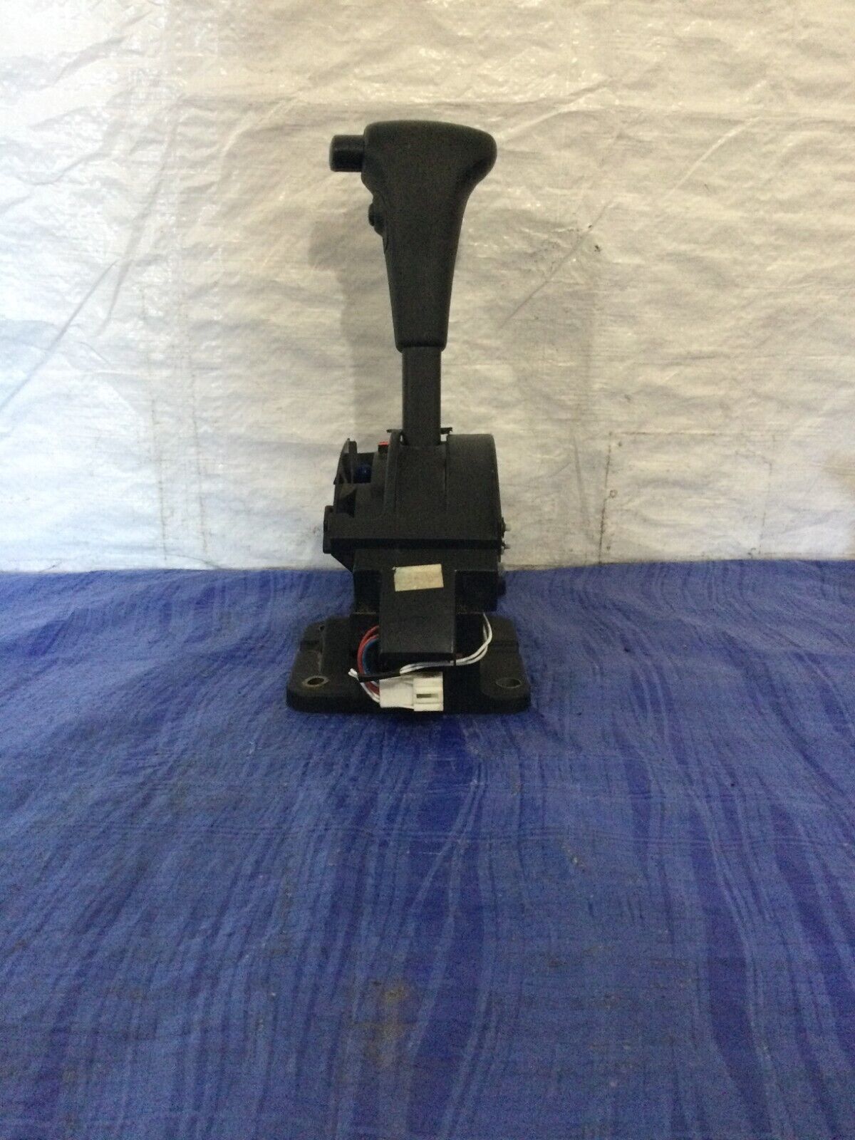 2002 Nissan Frontier  Floor Shifter Assembly OEM