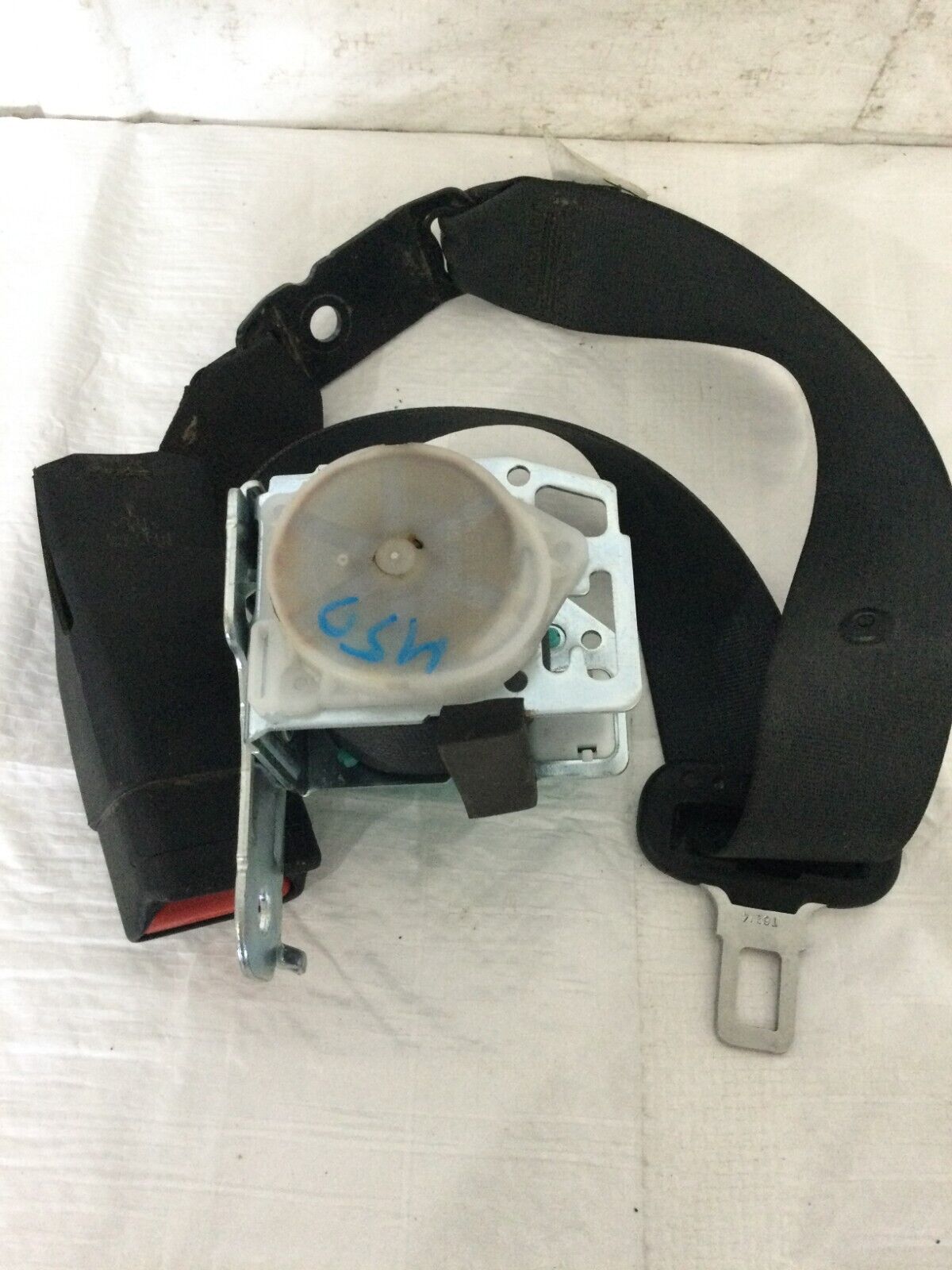 2016 Toyota Corolla Rear Center Seat Belt Buckle OEM