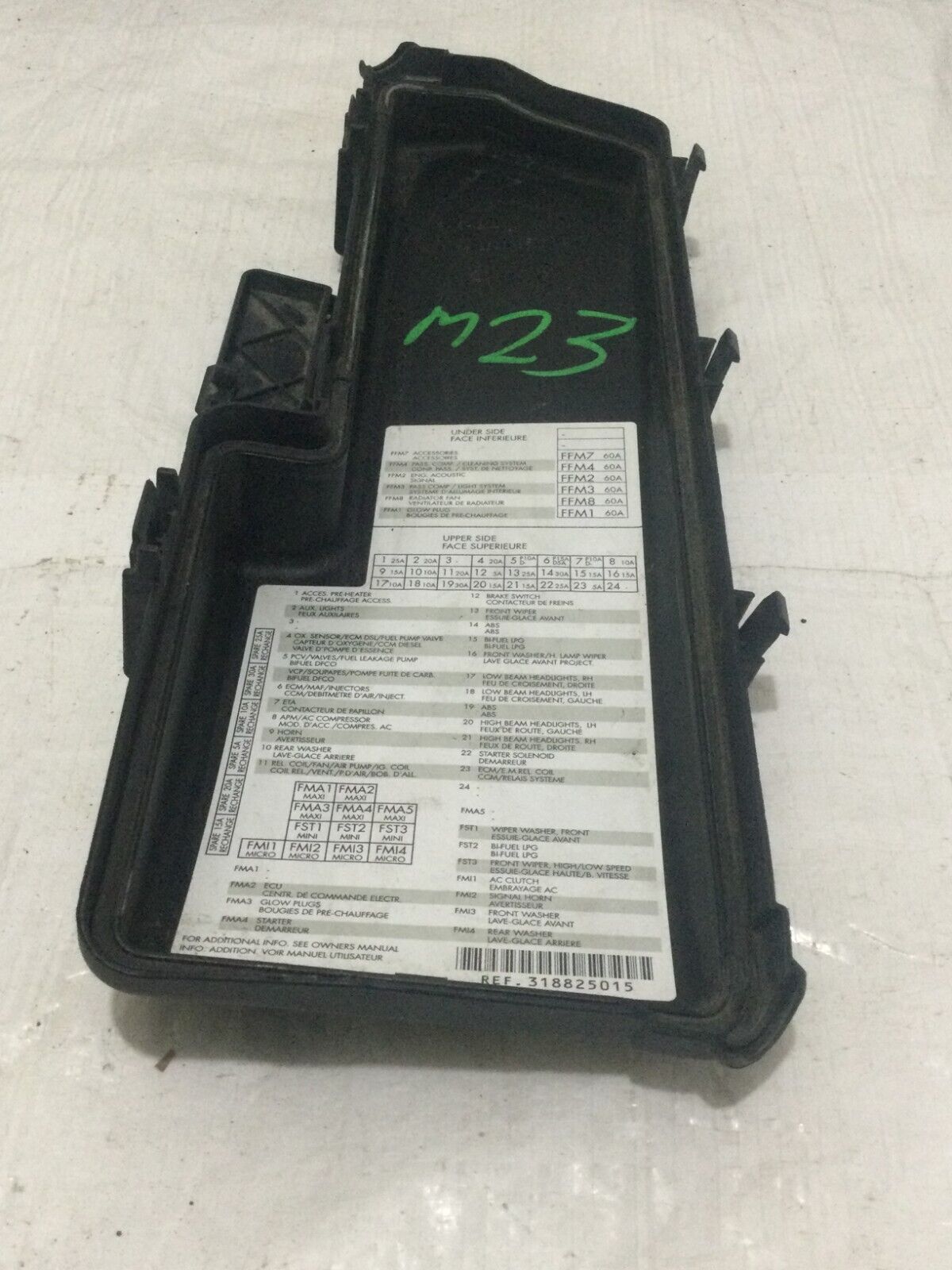 2004-2006 Volvo S60 Fuse Box Plastic Cover LID OEM 9494211