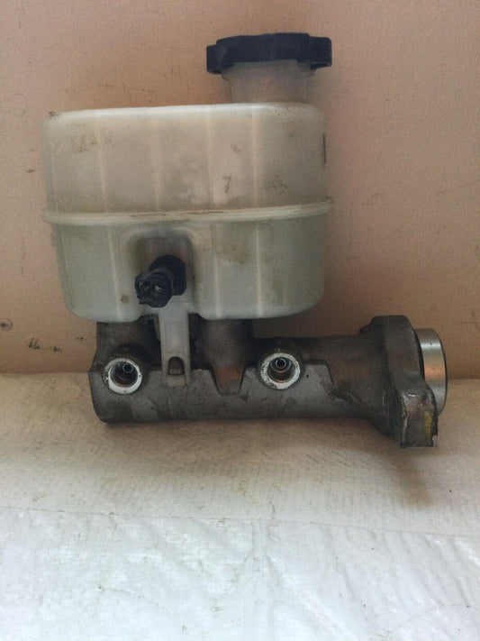 2018 Chevrolet Silverado 1500 Master Brake Cylinder W/ Reservoir OEM 5.3L