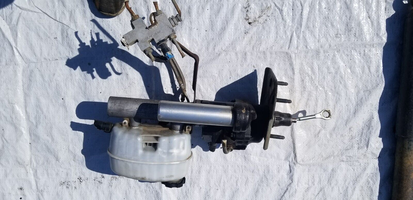 2003 Cadillac Escalade EXT Hydro Power Brake Booster OEM 18045894