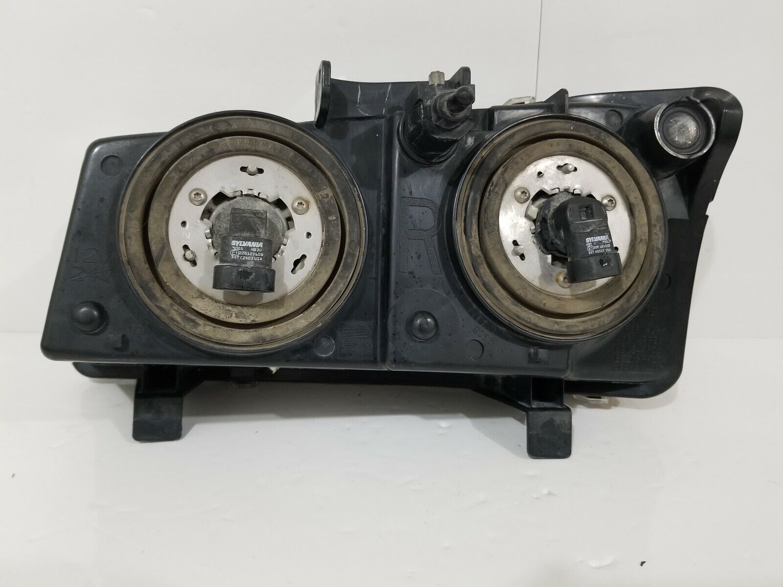 2003-2007 Chevrolet Silverado 1500 Right Passenger Side Headlight Lamp OEM 