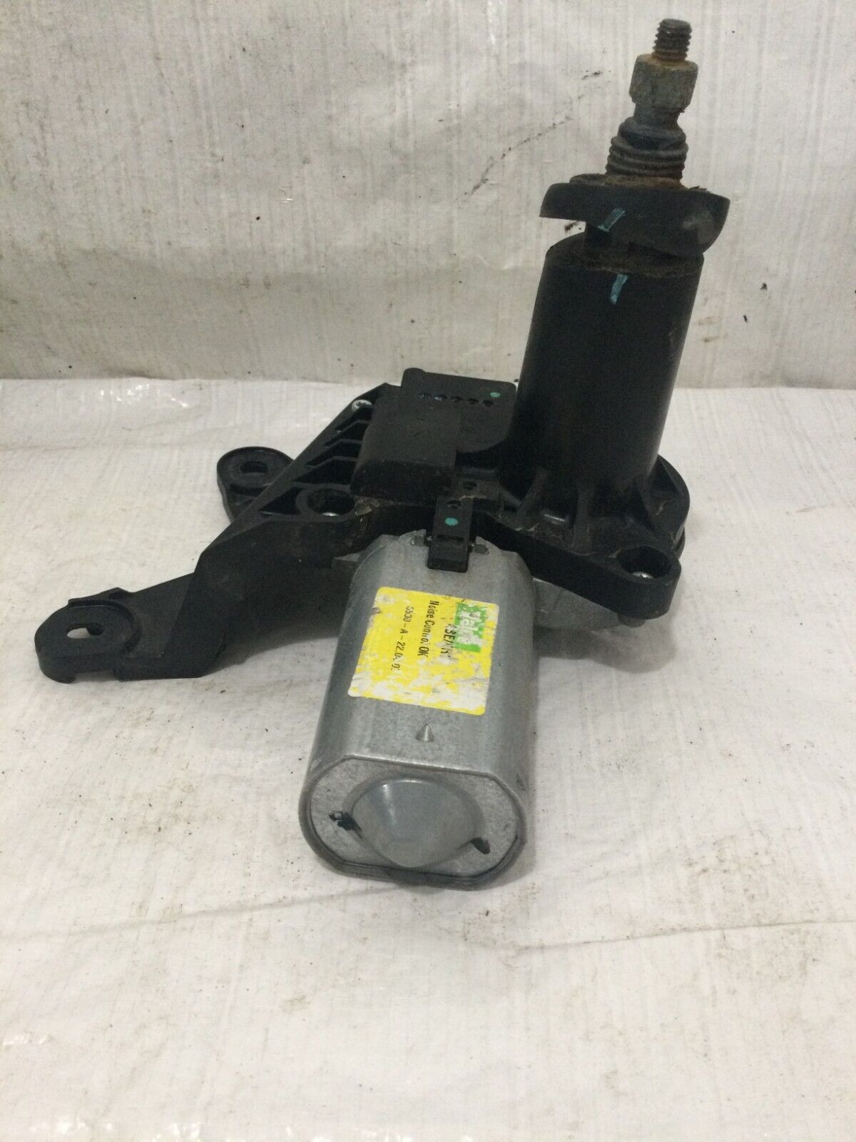 2007 Cdillac Escalade Rear Wiper Motor OEM 15282187