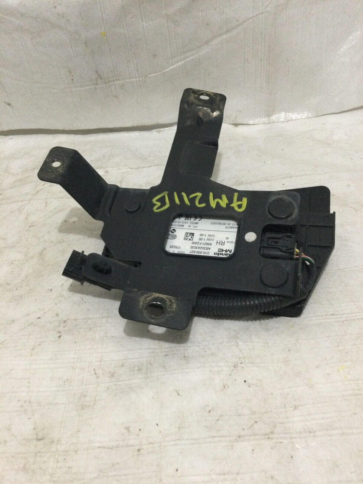 2017-2018 Hyundai Elantra Right RH Side Blind Spot Lane Sensor 95821 F2200 OEM