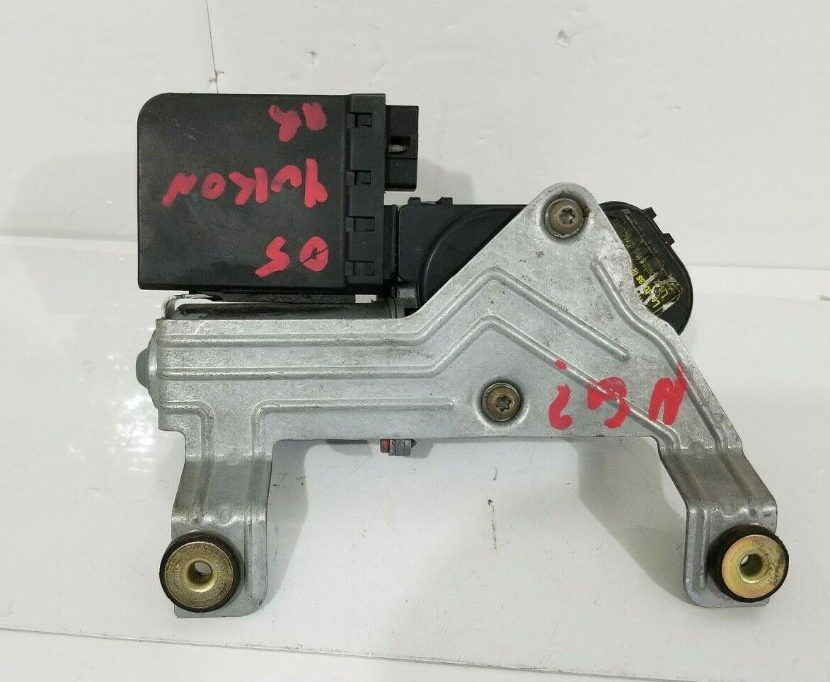 2005 GMC Yukon Rear Wiper Motor OEM 15091065 