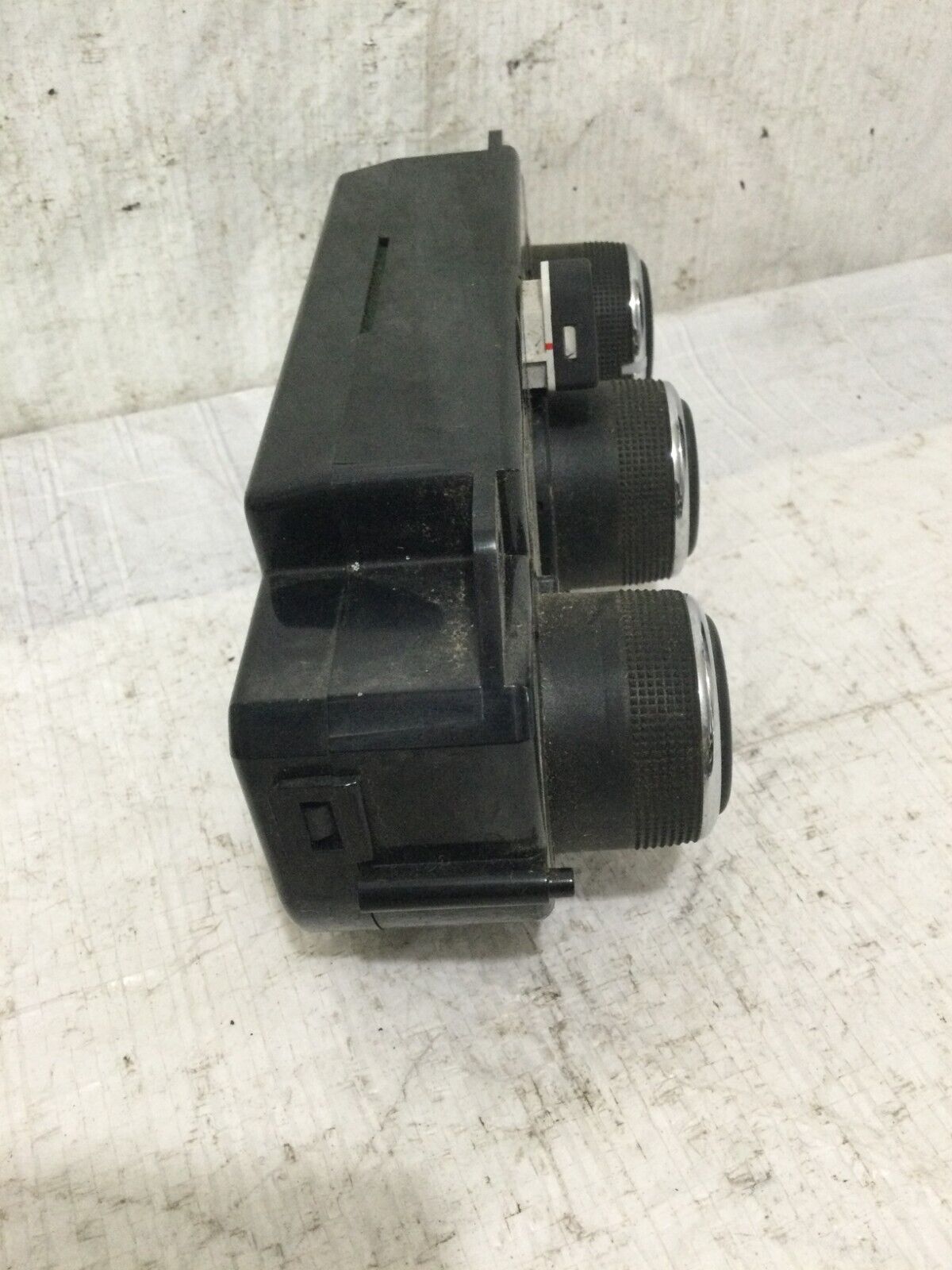 2018 Dodge Ram 1500 A/C Heater Climate Control Unit OEM 68268190AA