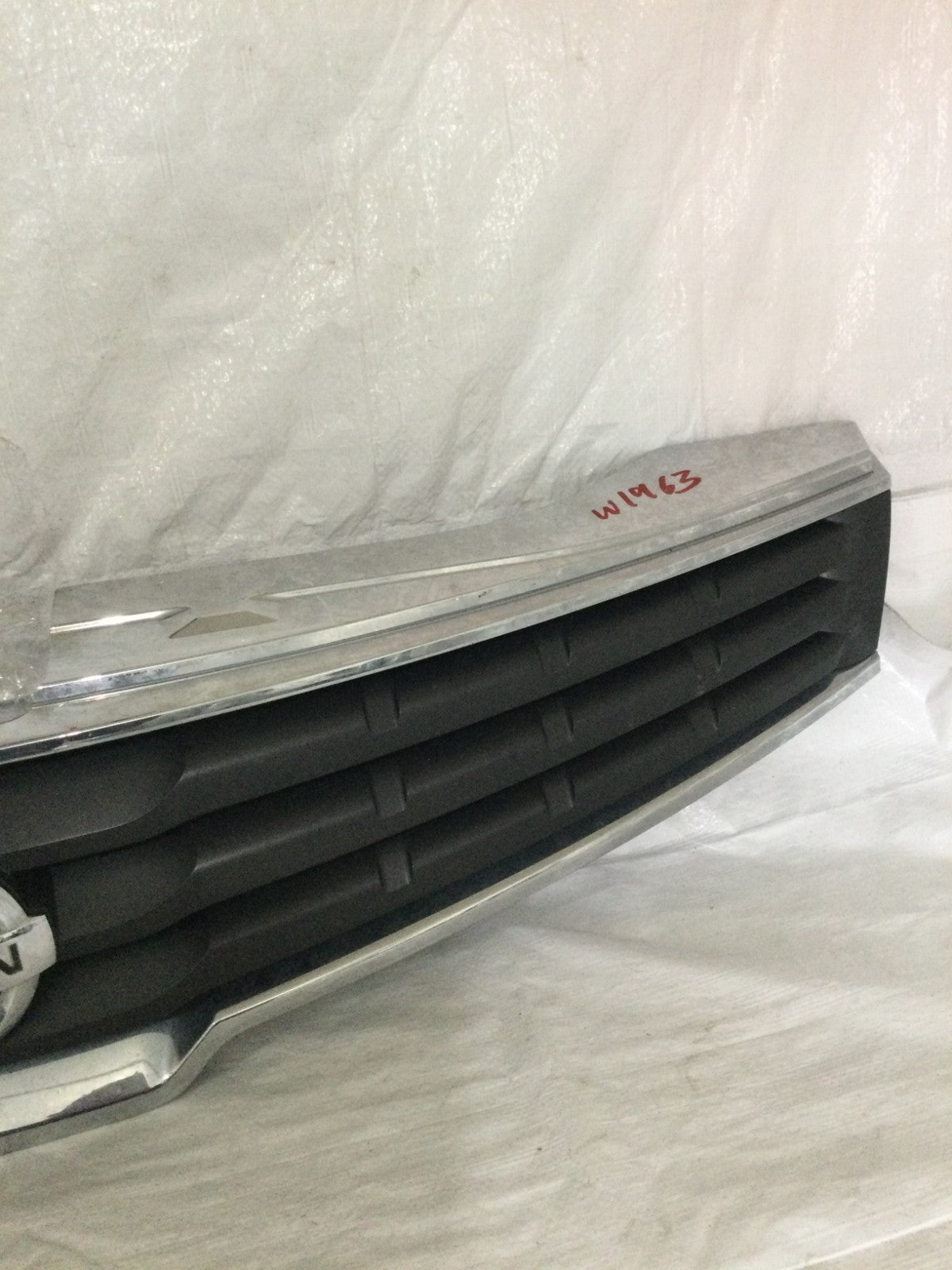 2007 - 2009 Nissan Quest Front Upper Grill OEM