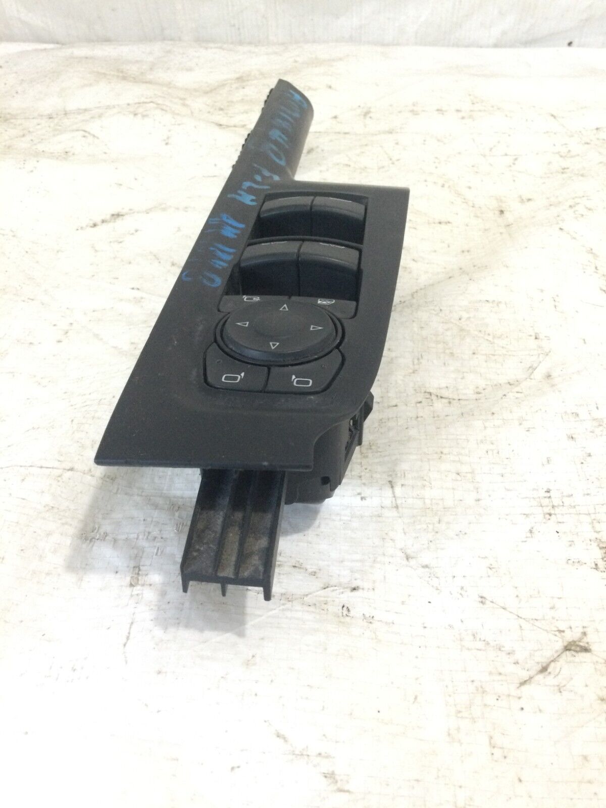 2019-2021 GMC Sierra 1500 Front Left Master Power Window Switch OEM 84708443