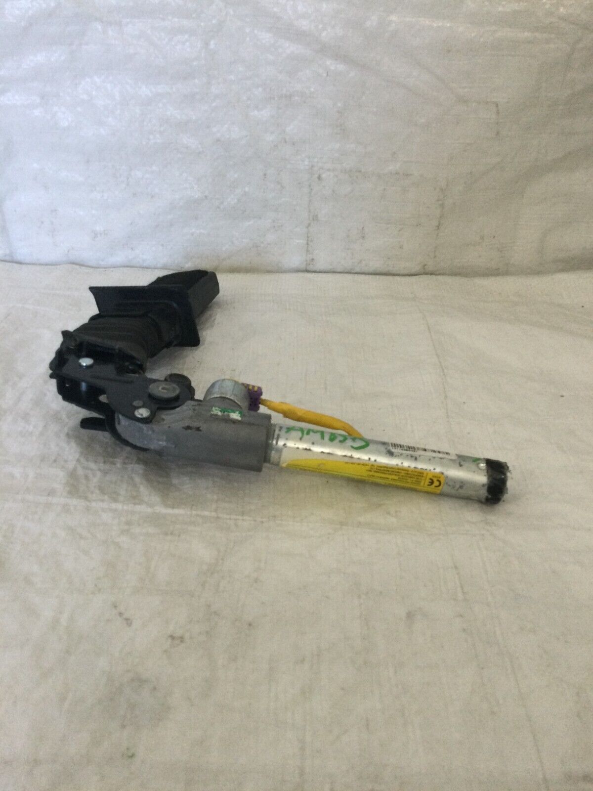 2018 Hyundai Elantra Front Right Seat Belt Pretensioner OEM 88841-F2000