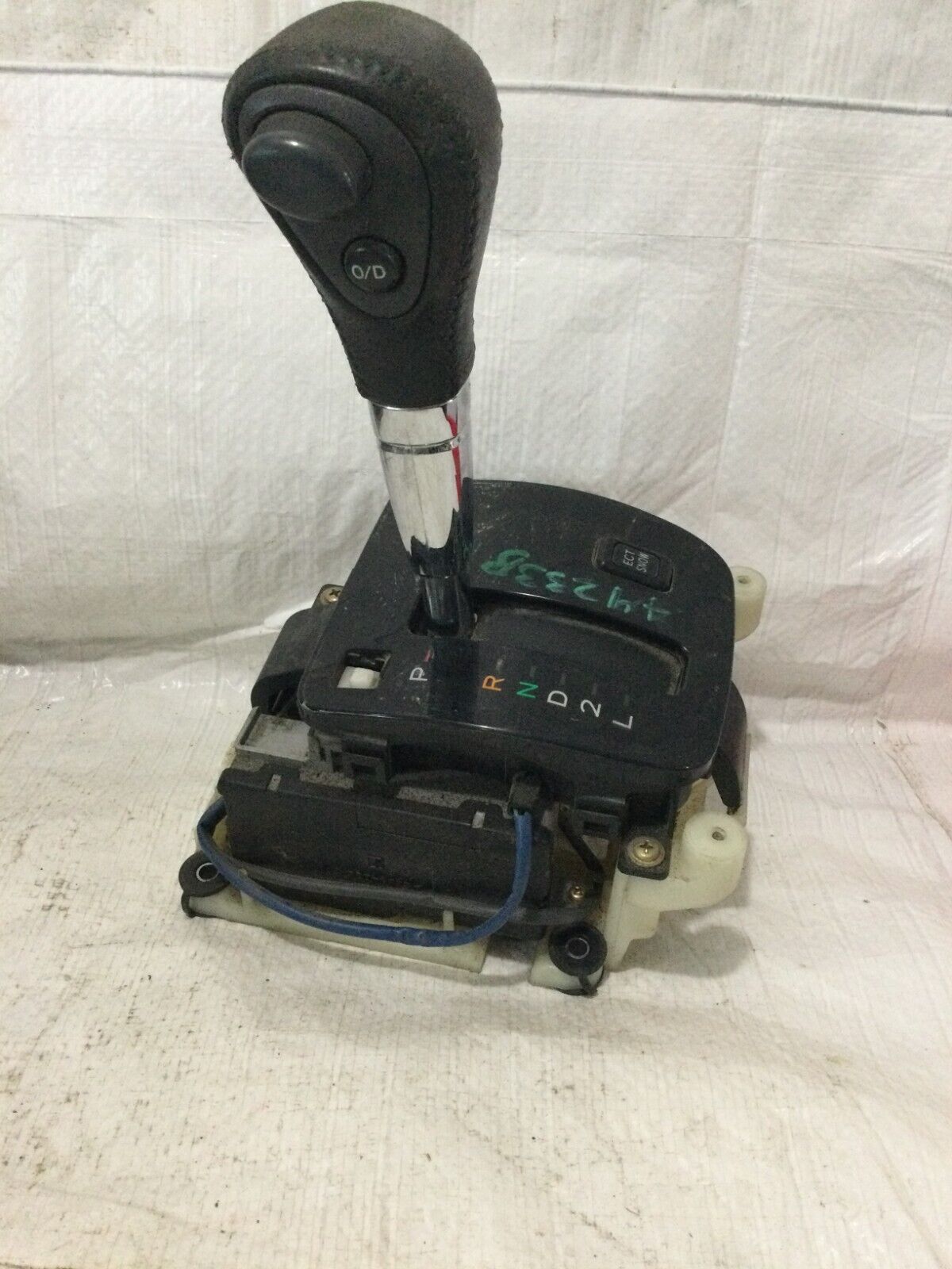 2003 Toyota Highlander Automatic Transmission Gear Floor Shifter Lever OEM