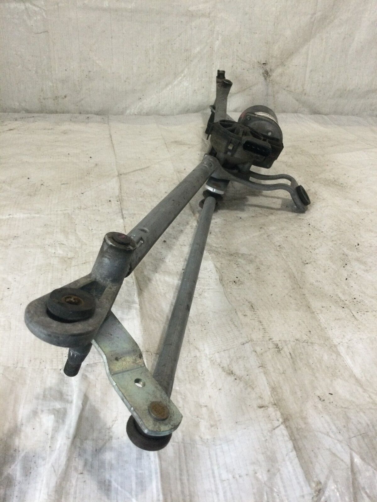 2017 Dodge Ram 1500 Windshield Wiper Motor Linkage OEM