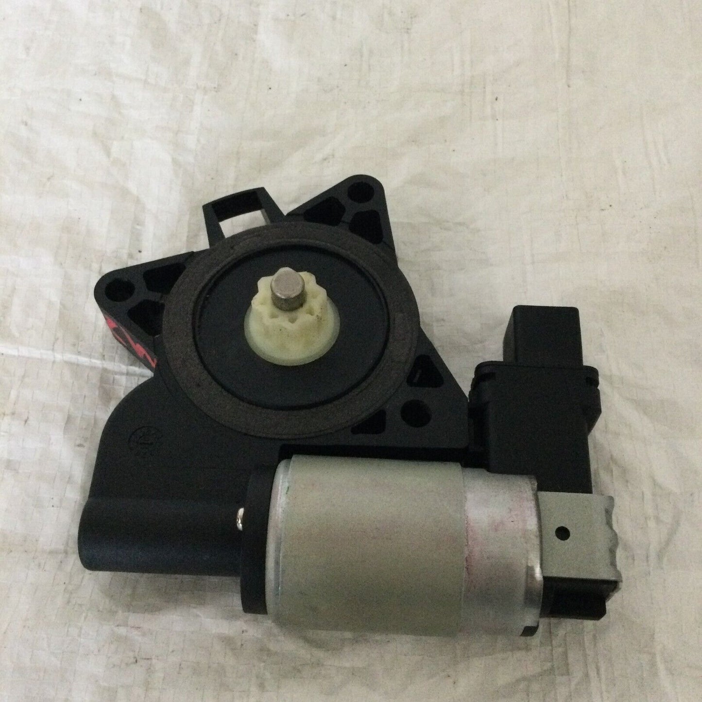 2004-2005 Mazda 6 Hatch Back Rear Left Power Window Motor OEM GJ6A 5858X