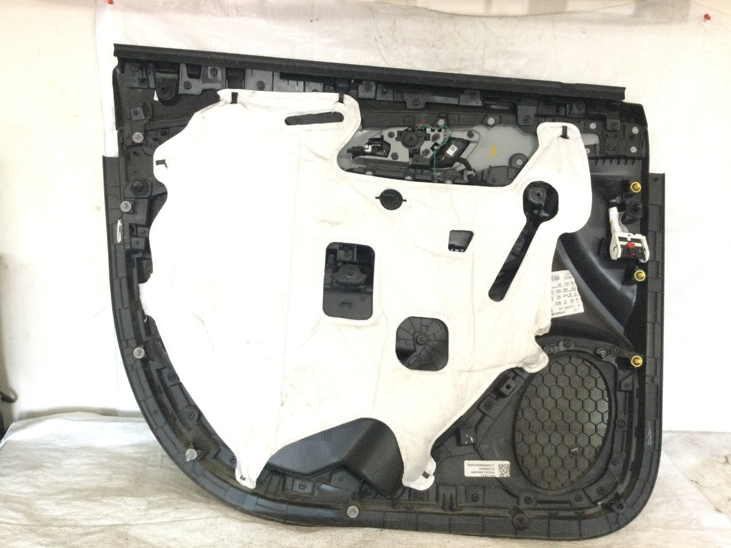 2019-2022 Chevrolet Blazer Front Right Door Trim Panel OEM 84610823