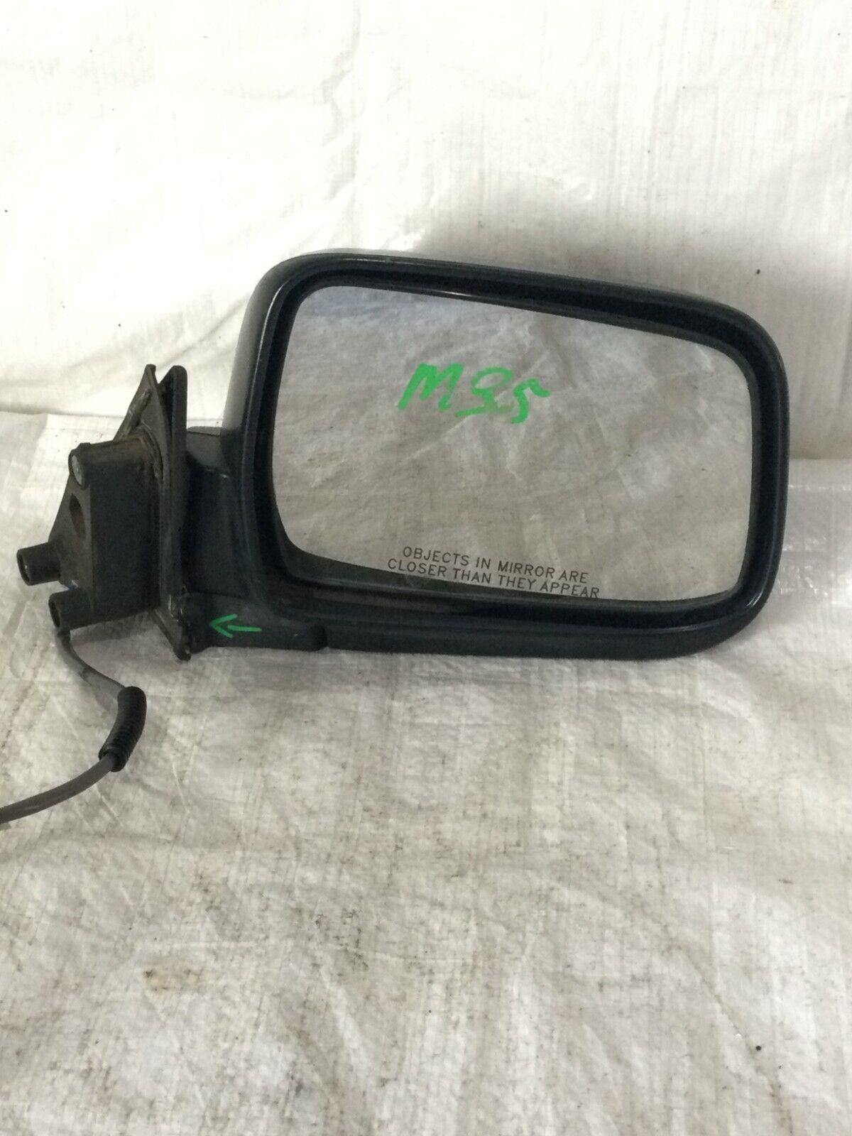 2001 Nissan Xterra Side View Power Door Mirror Right Passenger OEM ( Damage )