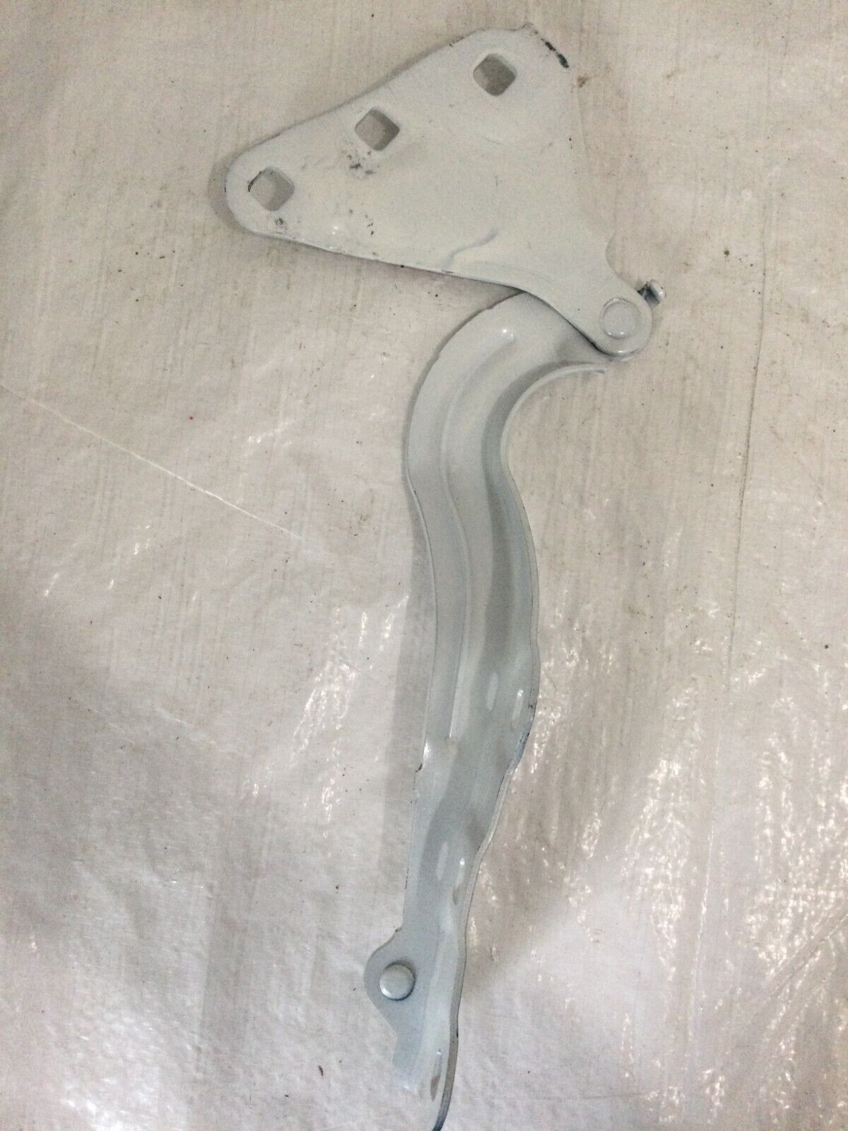 2021 Chevrolet Silverado 1500 Front Left Hinge 3388841 OEM