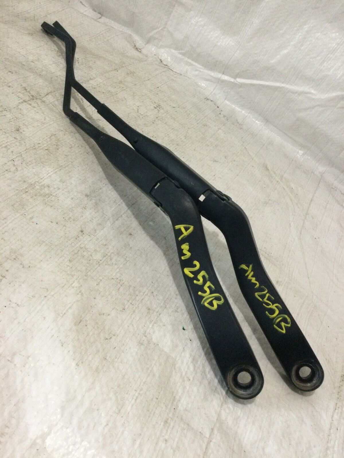2017 Ram 1500 Right Left Side Wiper Arm Set  89813-702 OEM