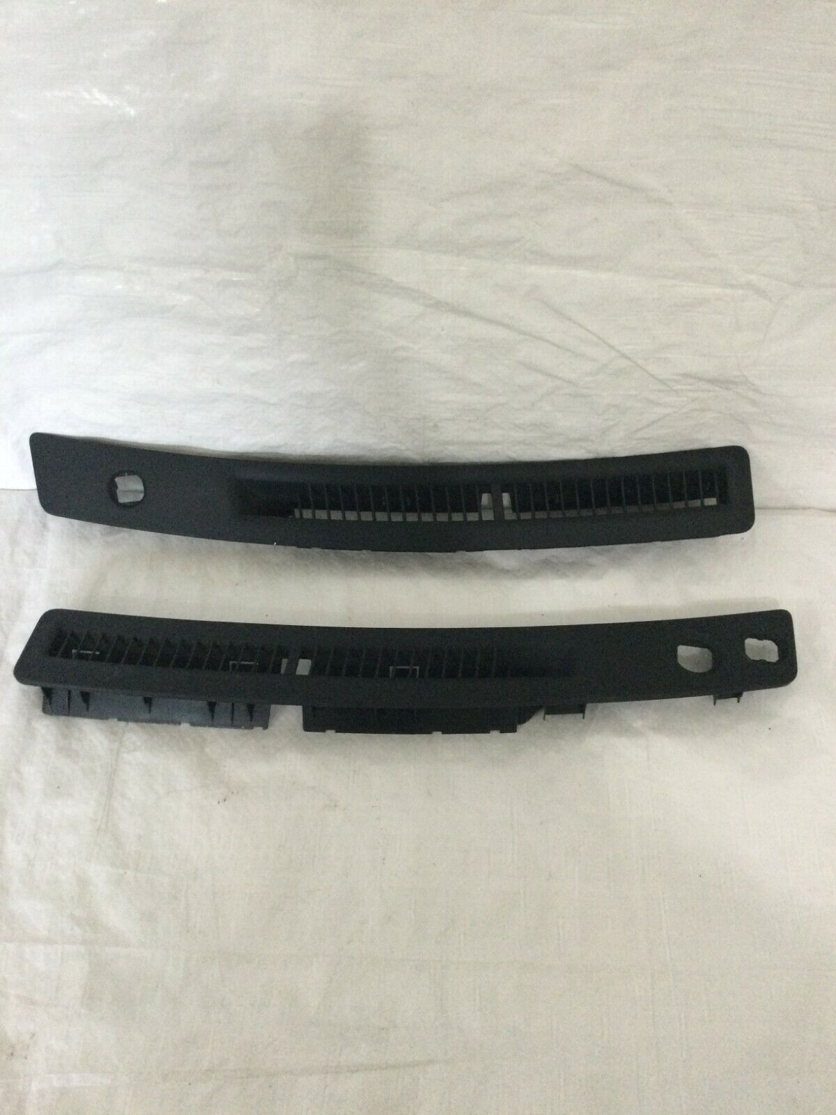 2003-2004 Infiniti FX35 Front Left Right Dash Upper Defrost Vent Grill OEM