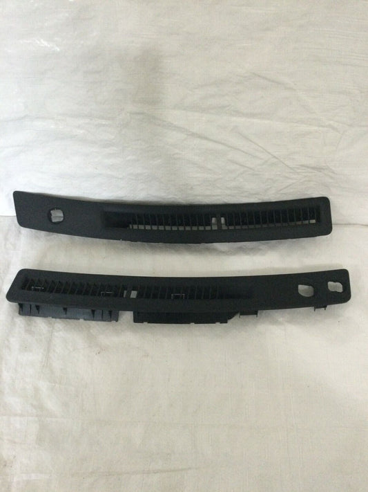 2003-2004 Infiniti FX35 Front Left Right Dash Upper Defrost Vent Grill OEM