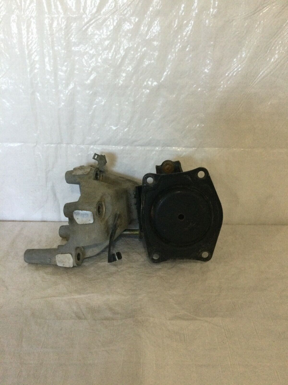 2004 Honda Accord Engine Motor Support Bracket 2.4L OEM