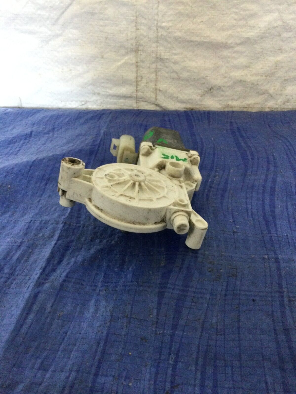 2007-2008 Cadillac Escalade ESV Right Rear Power Window Motor OEM