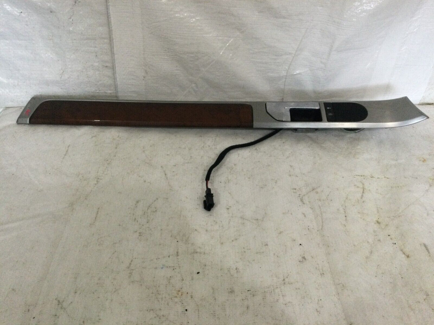 2004-2007 Volkswagen Touareg Front Right Door Interior Molding Trim Panel OEM