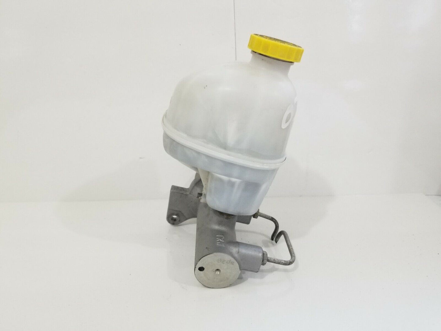 2003-2005 Dodge Ram 2500 Power Brake Master Cylinder W/ Reservoir Tank OEM 