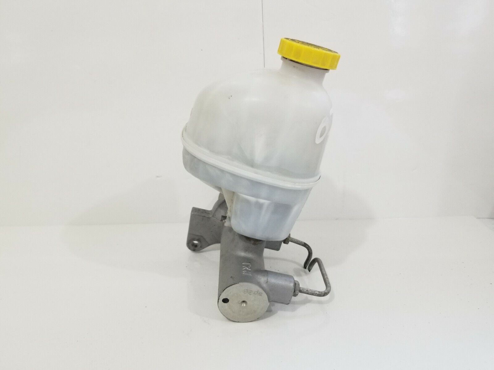 2003-2005 Dodge Ram 2500 Power Brake Master Cylinder W/ Reservoir Tank OEM 