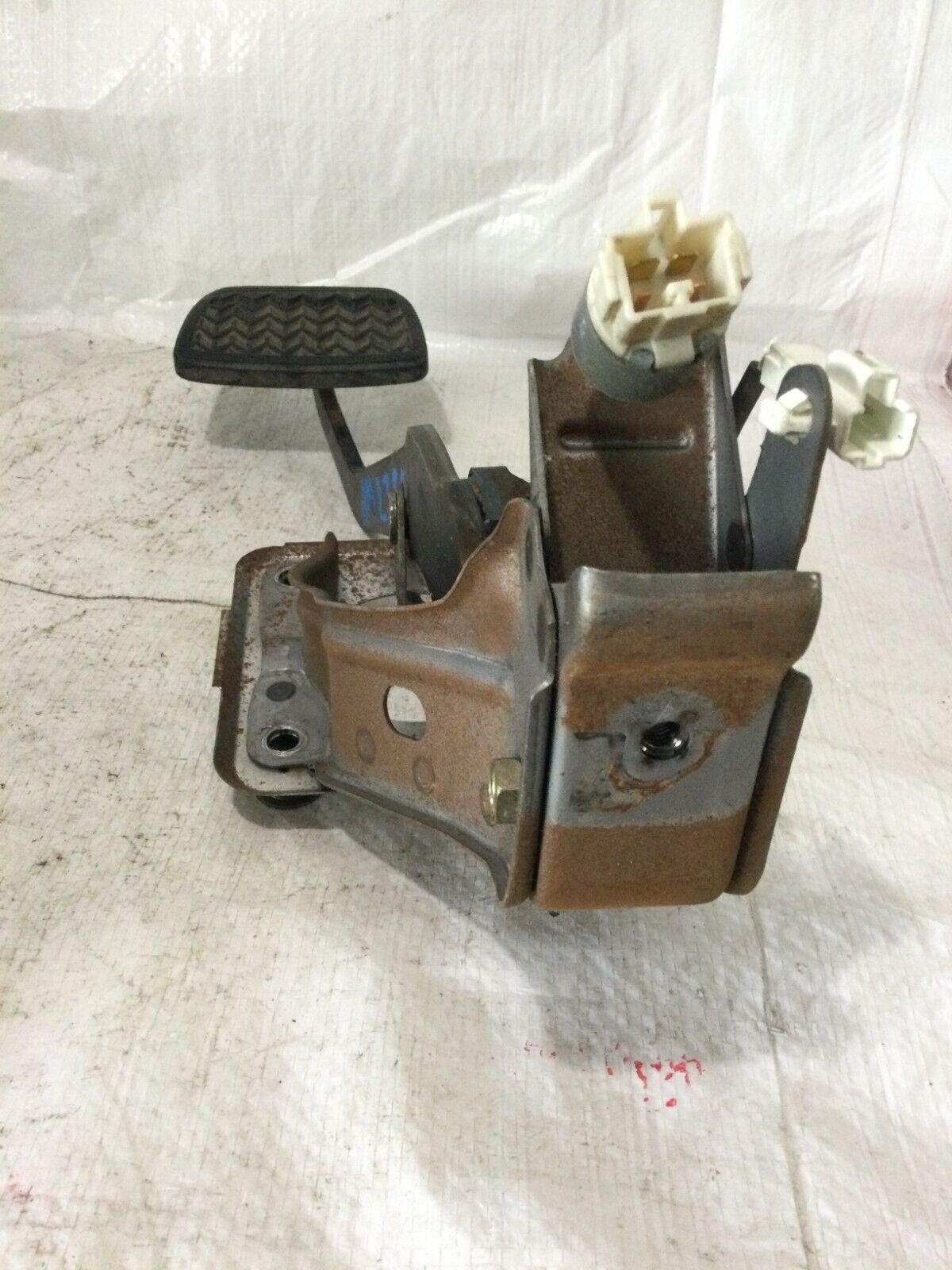 2001 - 2003 Toyota Highlander Brake Pedal Assembly OEM