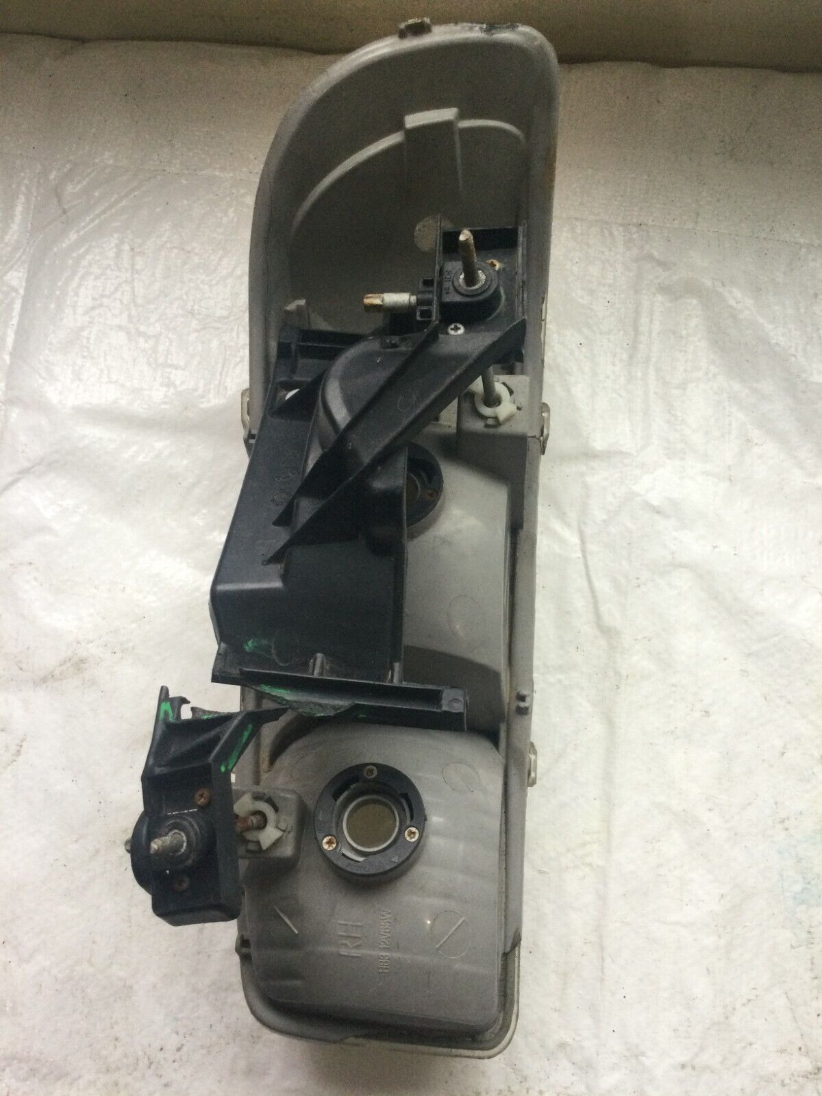 2002 GMC Sierra 1500 Headlight Right Passenger Side OEM RH