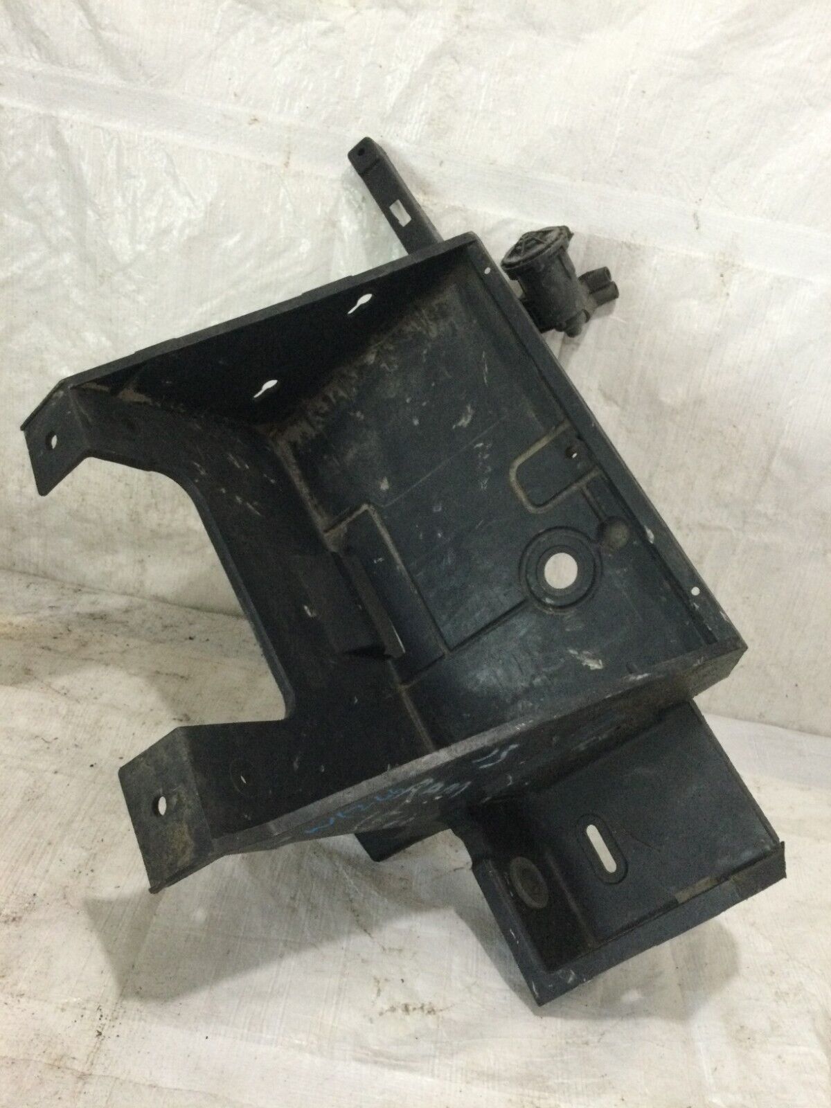 2002-2005 Dodge Ram 1500 2500 3500 Battery Tray Holder OEM 55275831AA