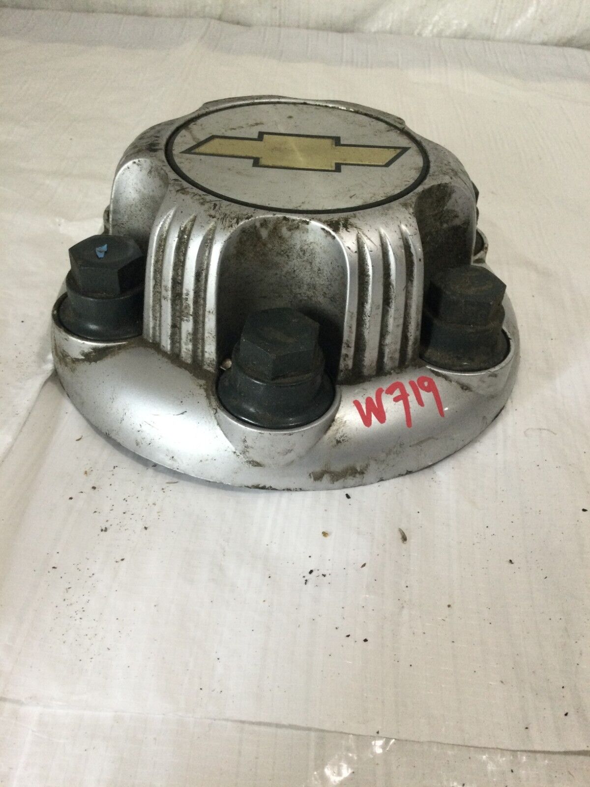 2006 Chevrolet Silverdo 2500 Center Cap OEM