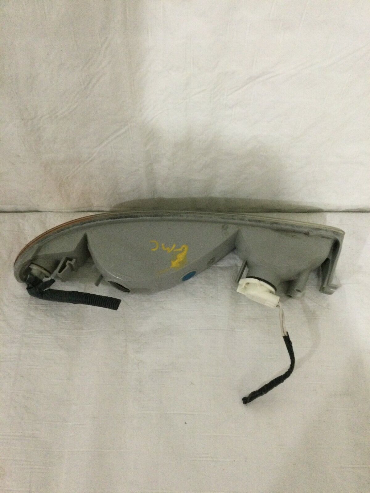1999-2007 GMC Yukon Right Passenger Side Marker Turn Signal OEM 16524676B RH