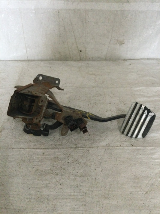 2006 Infiniti M45 Brake Pedal OEM