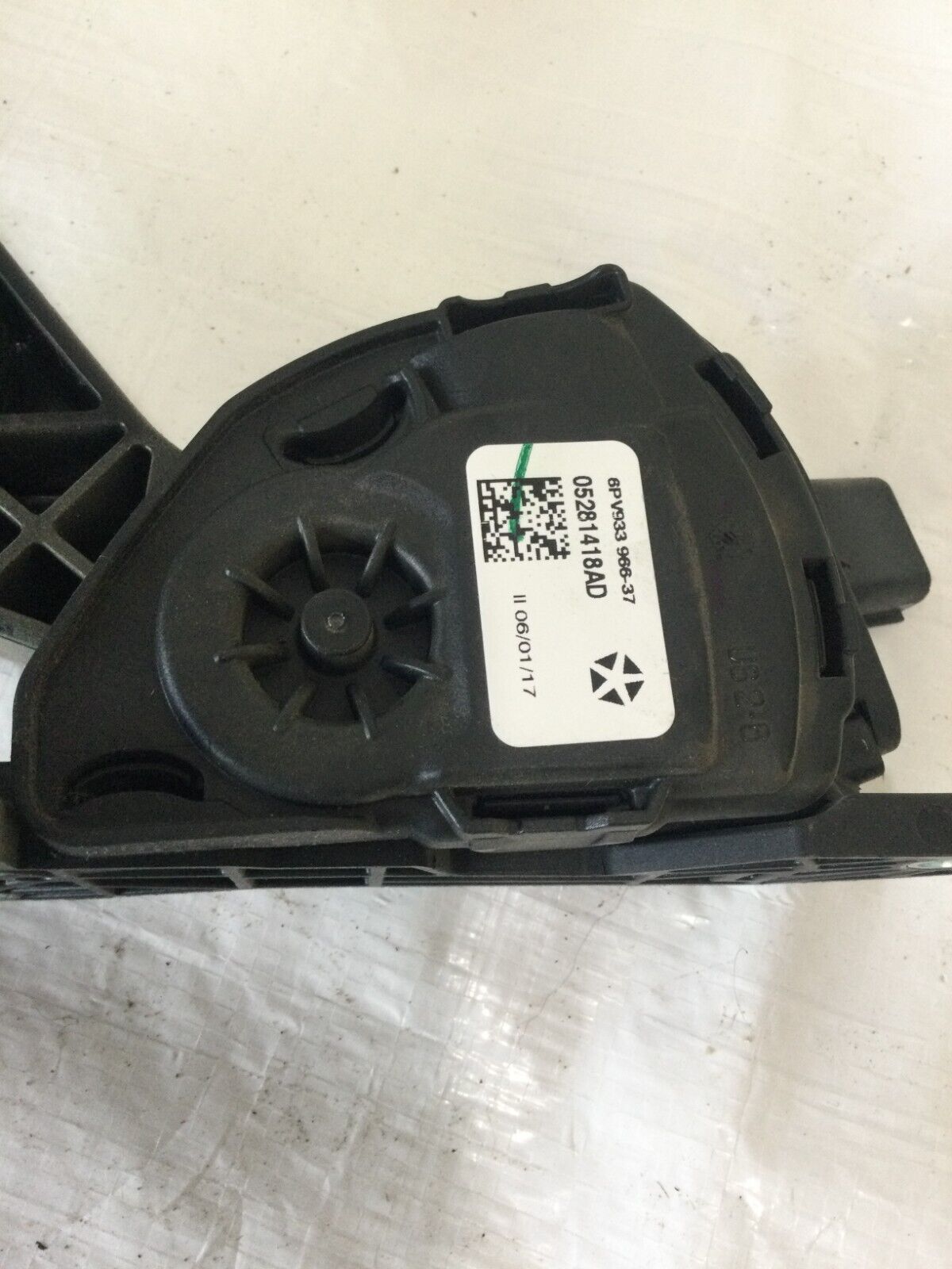 2017 Dodge Grand Caravan Accelerator Gas  Pedal  05281418AD OEM