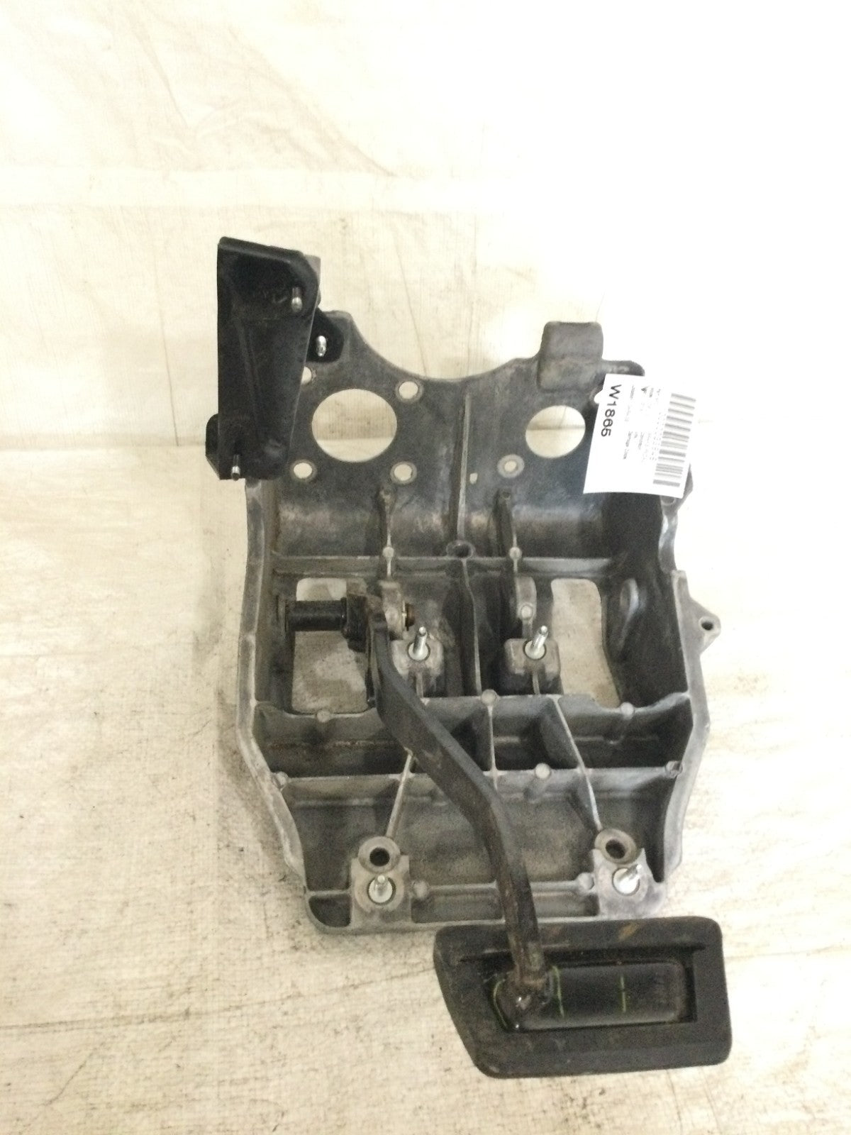 2018 Dodge Ram 1500 Brake Pedal Assembly OEM