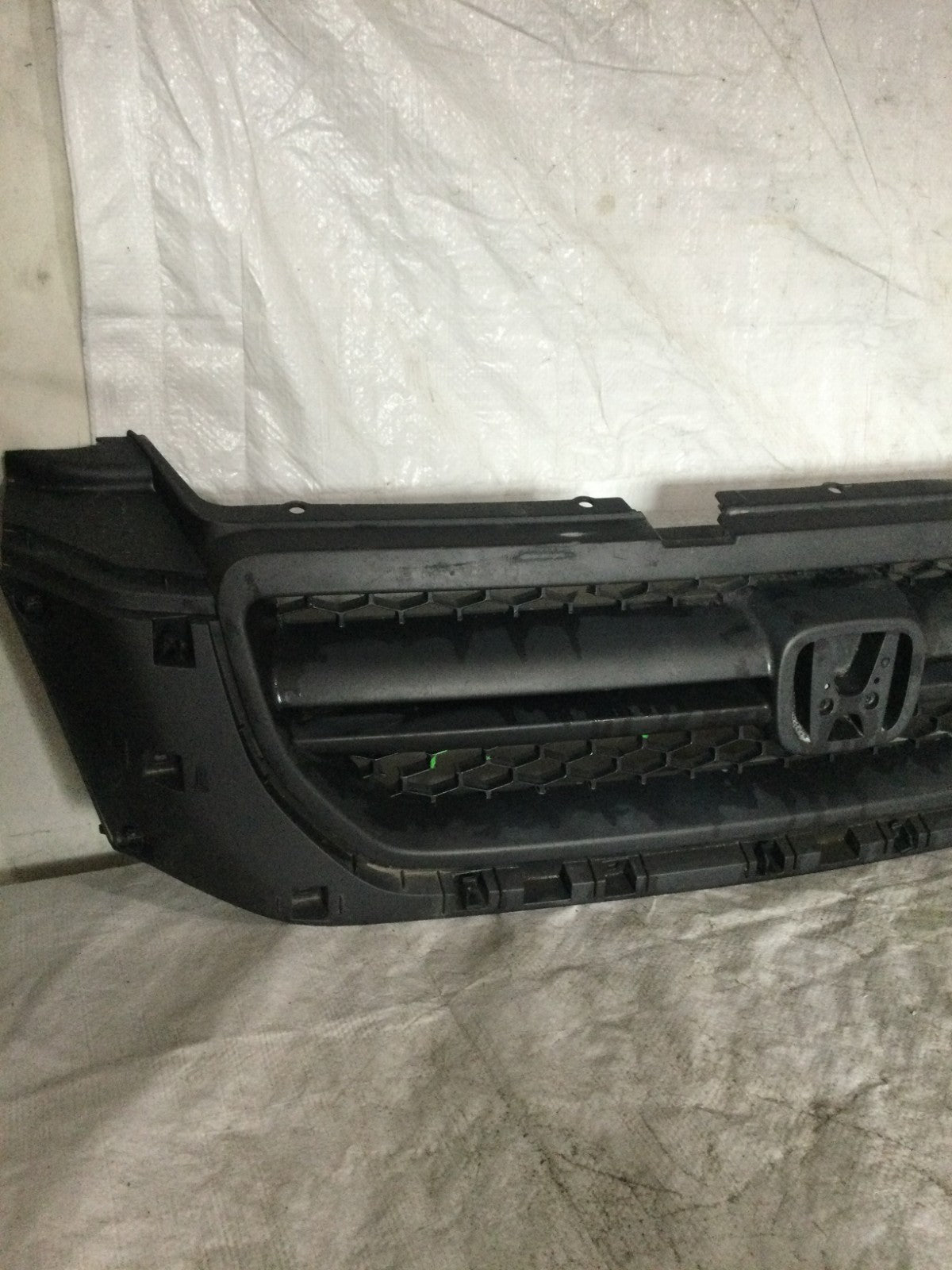 2003-2005 Honda Pilot Grille OEM MARKED LITTLE DAMAGE