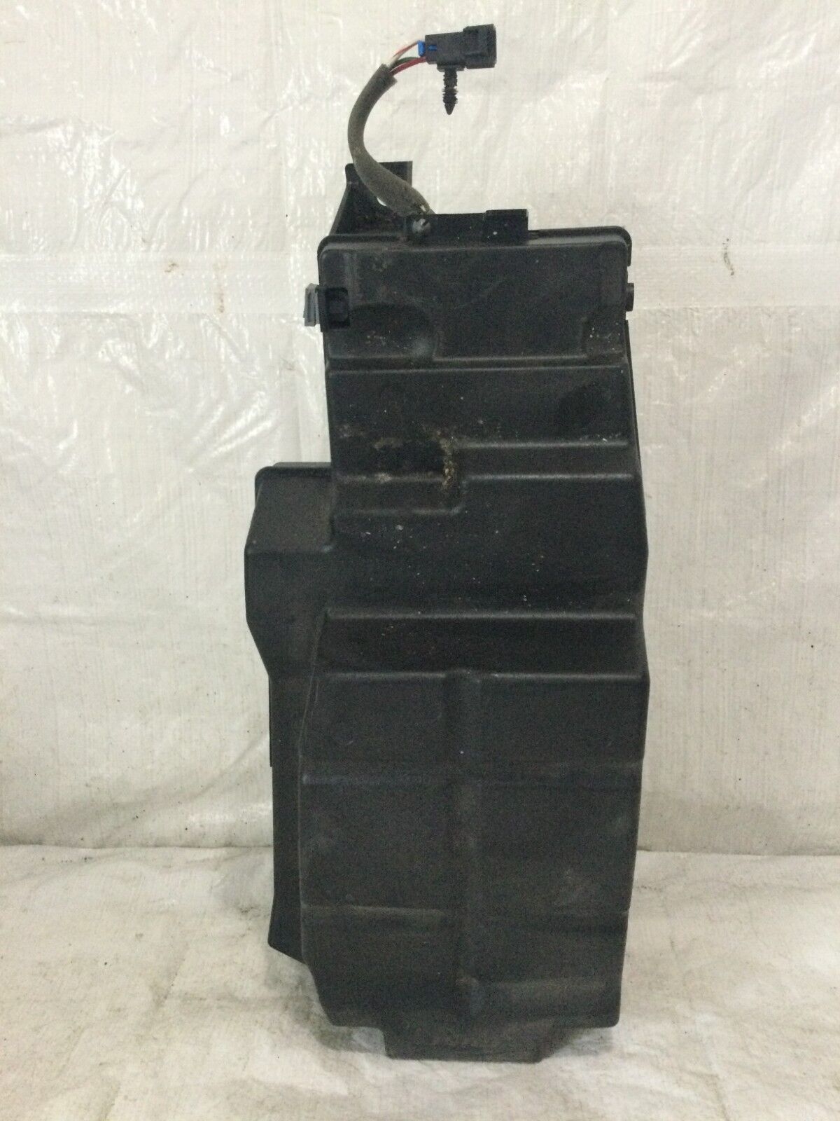 2007-2009 Cadillac Escalade Subwoofer Speaker 15902129 OEM