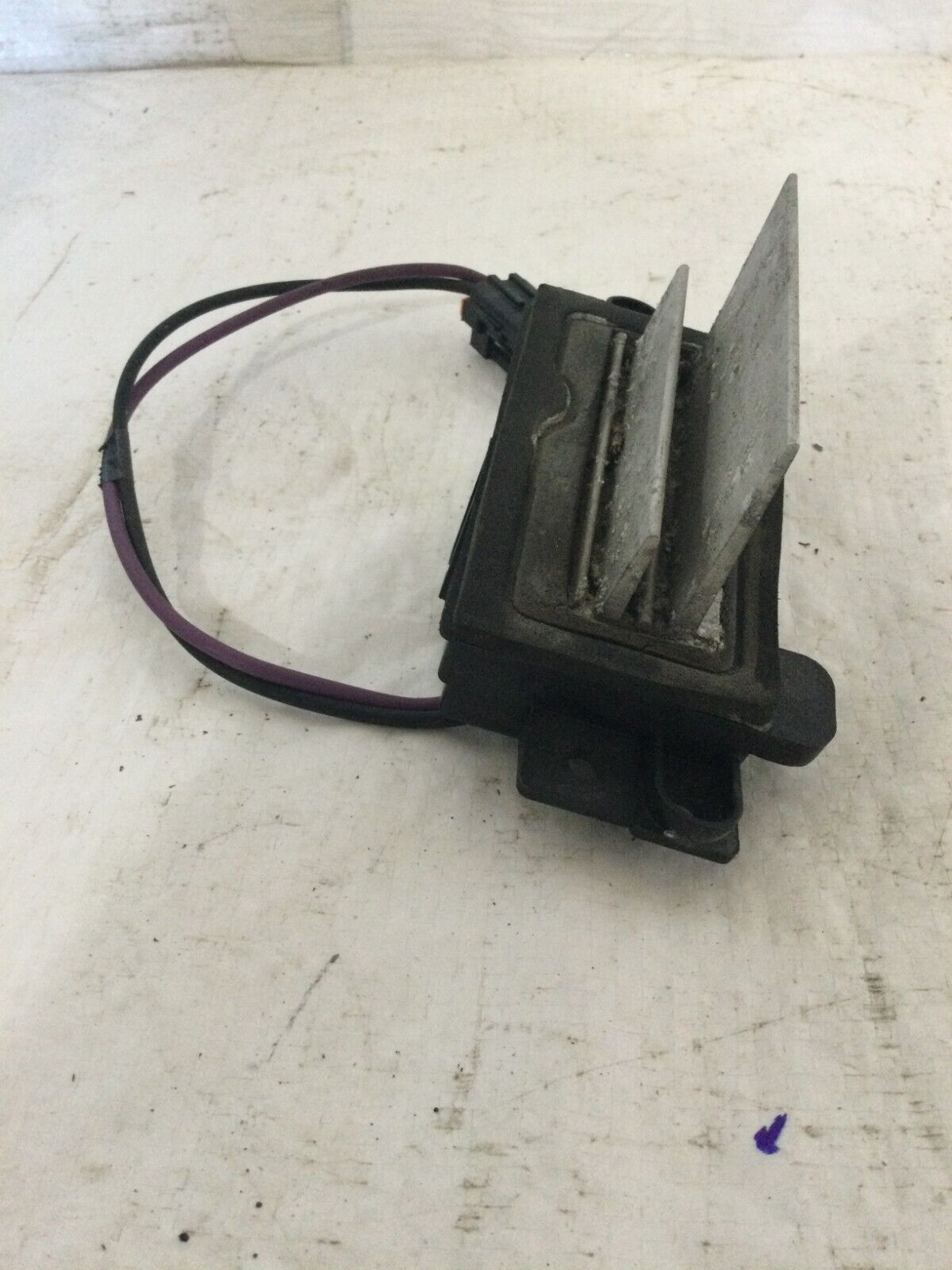 2003-2006 Cadillac Escalade EXT Front Blower Motor Resistor Module OEM 52495874