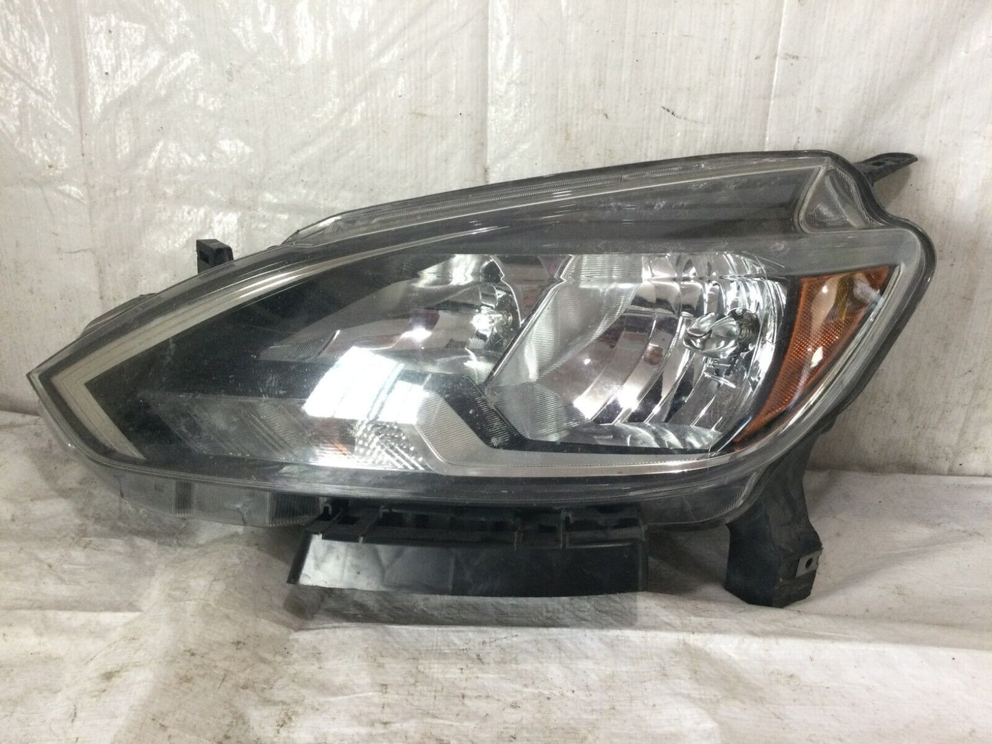 2017 Nissan Sentra Halogen Headlight Left Driver Side OEM LH ( DAMAGED )