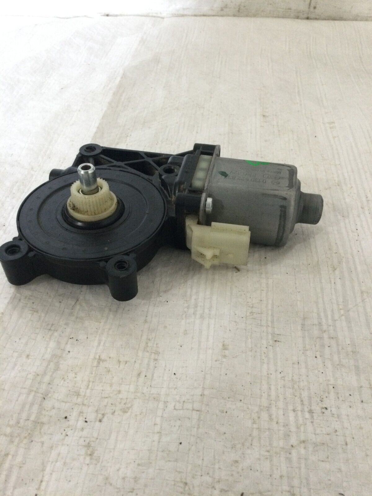 2017 GMC Sierra 1500 Front Right Power Window Motor OEM