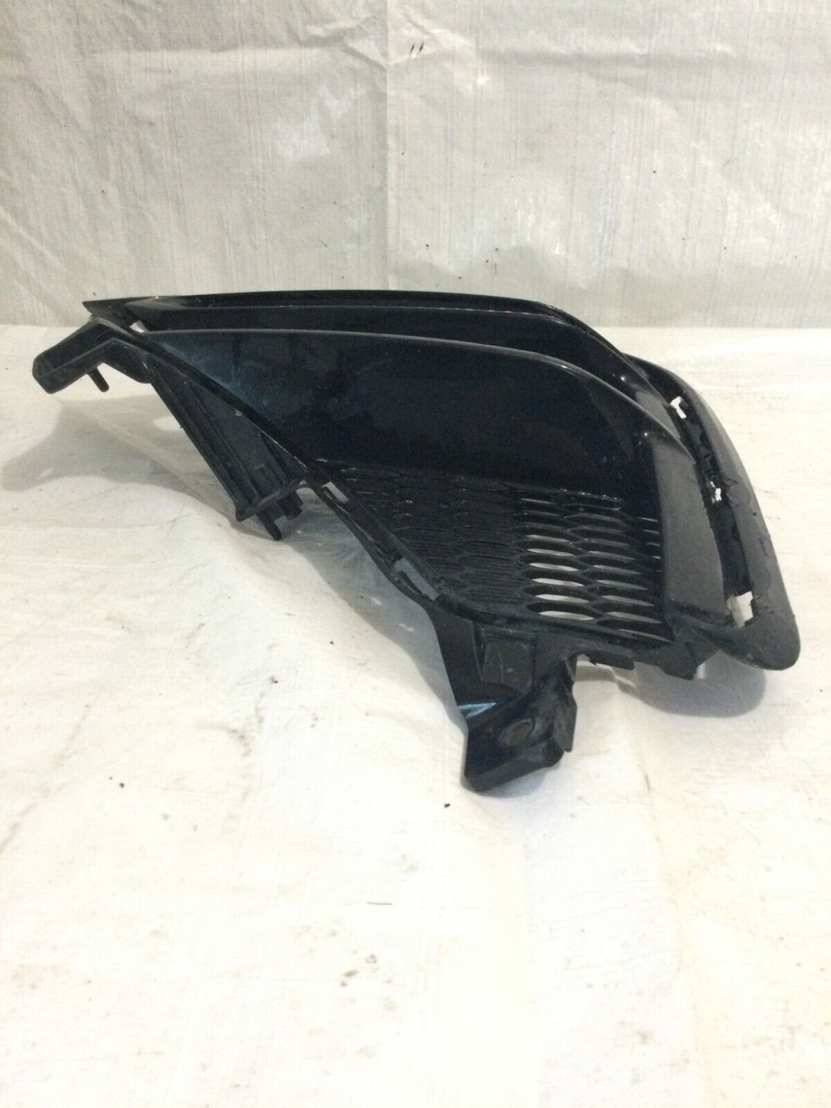 2019-2021 KIA Forte Front Left DRL Fog Cover Bezel OEM 86596 M7010