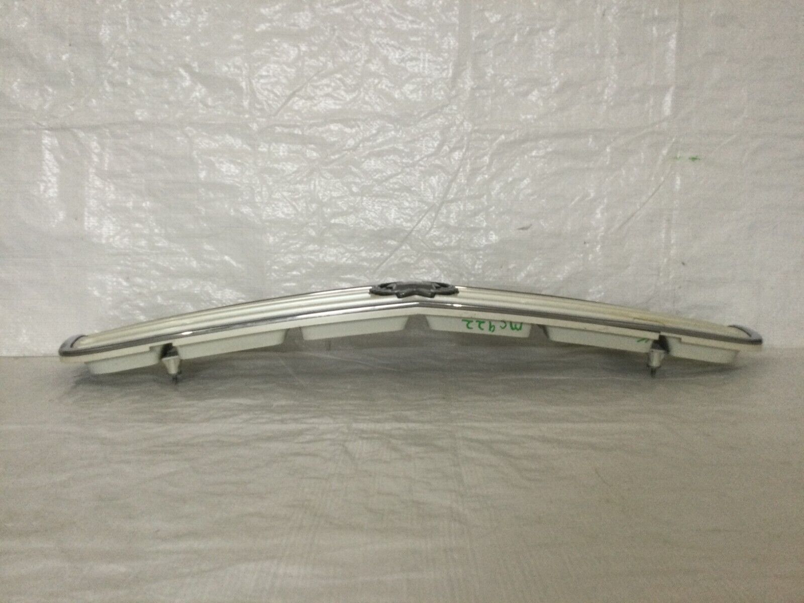 2004 Cadillac Seville Grille with Emblem 25653113