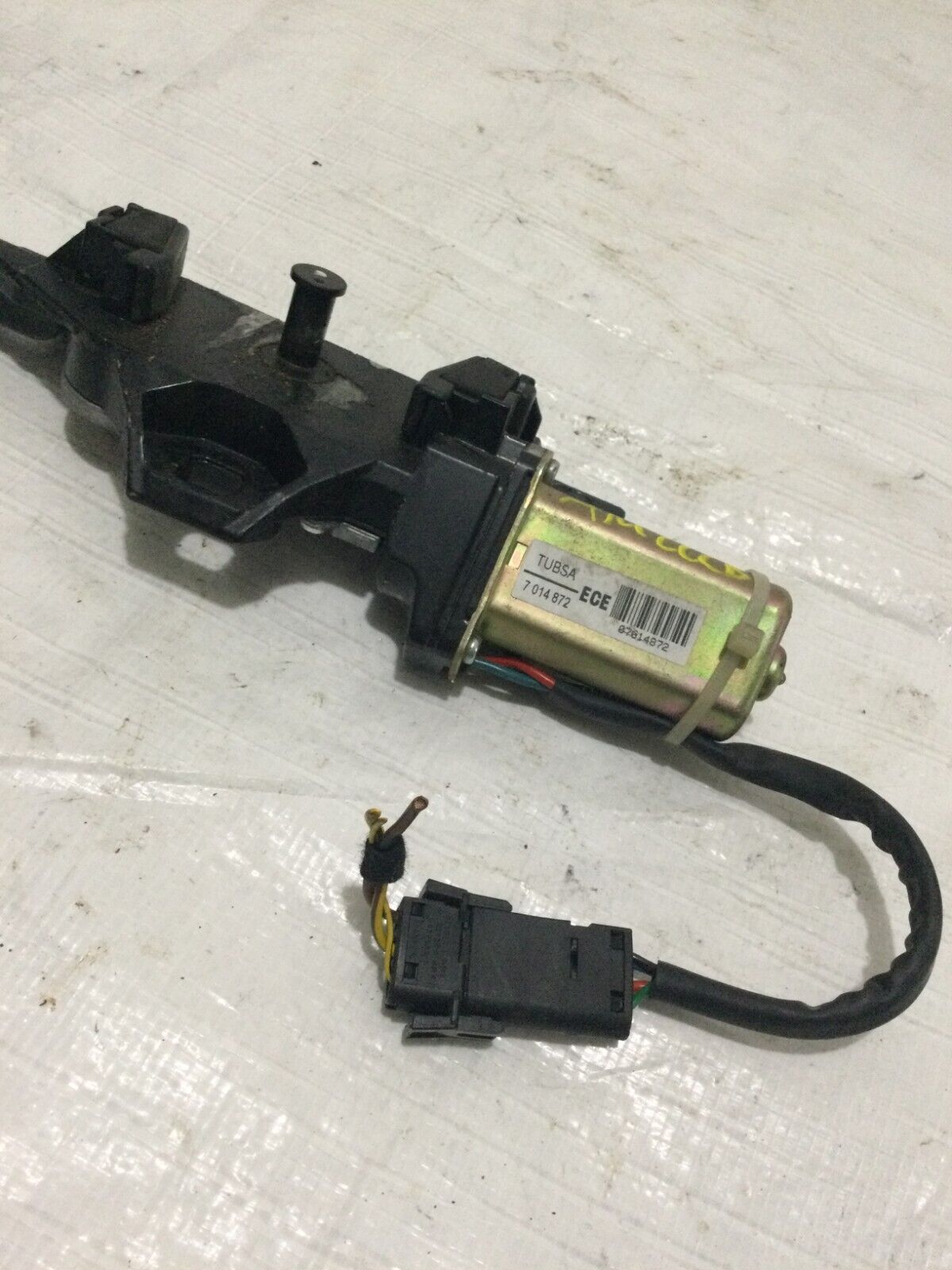 2004 BMW 7-Series Deck lid pull down motor engine OEM