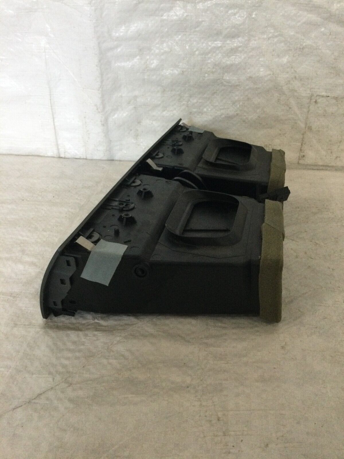  2004 BMW 745i E65/E66 Center Dash Air Vent OEM