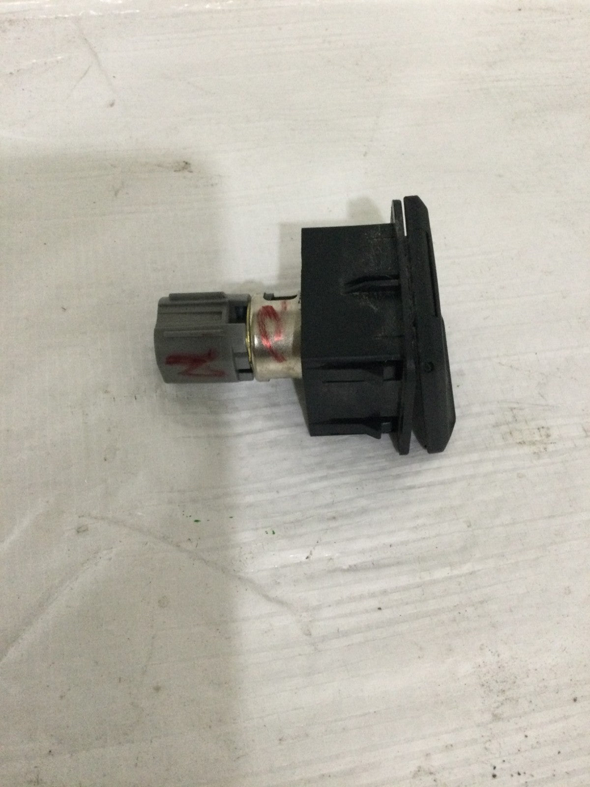 2023 Ford F-150 Power Outlet Hub Plug Port OEM ML3T-19A487-AD