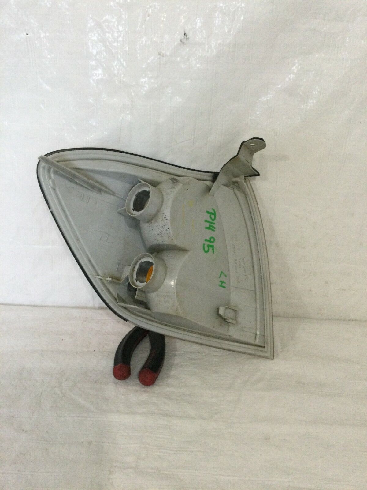 2004 Toyota Tundra 4DR Crew Cab Turn Signal Left Driver Side OEM LH