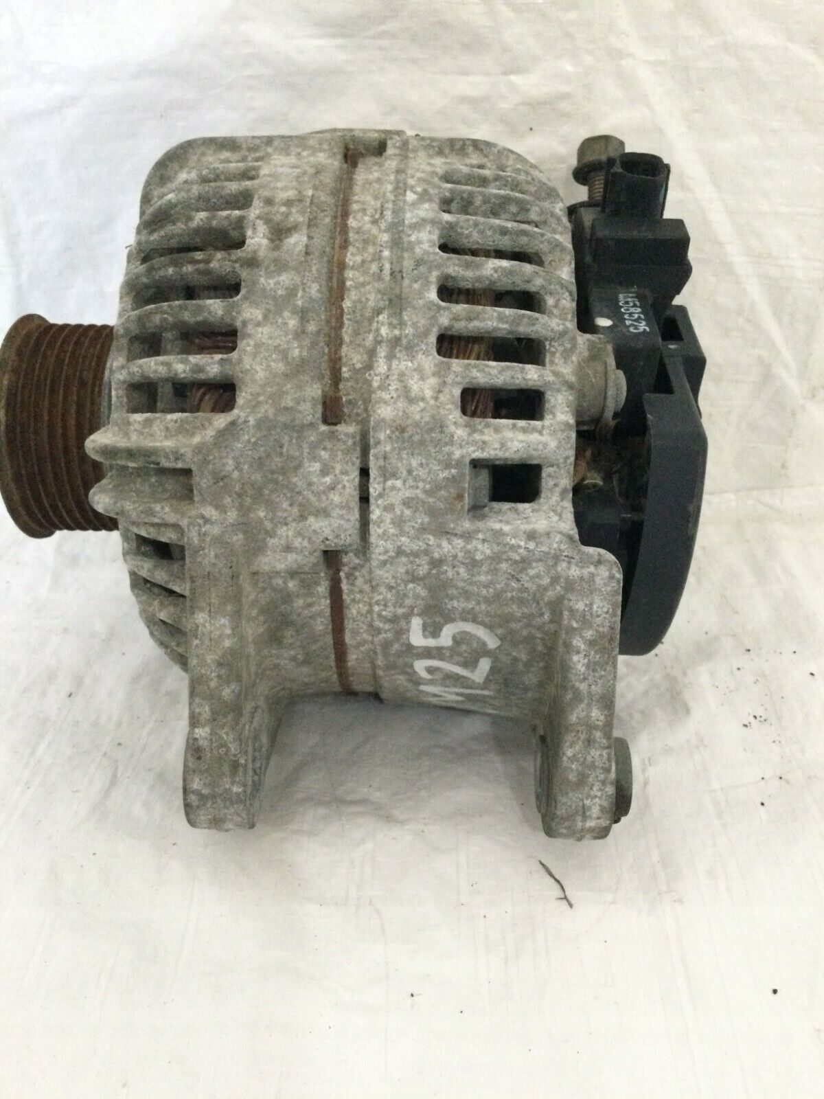 2005 Dodge Ram 2500 Alternator Motor OEM  5.7L