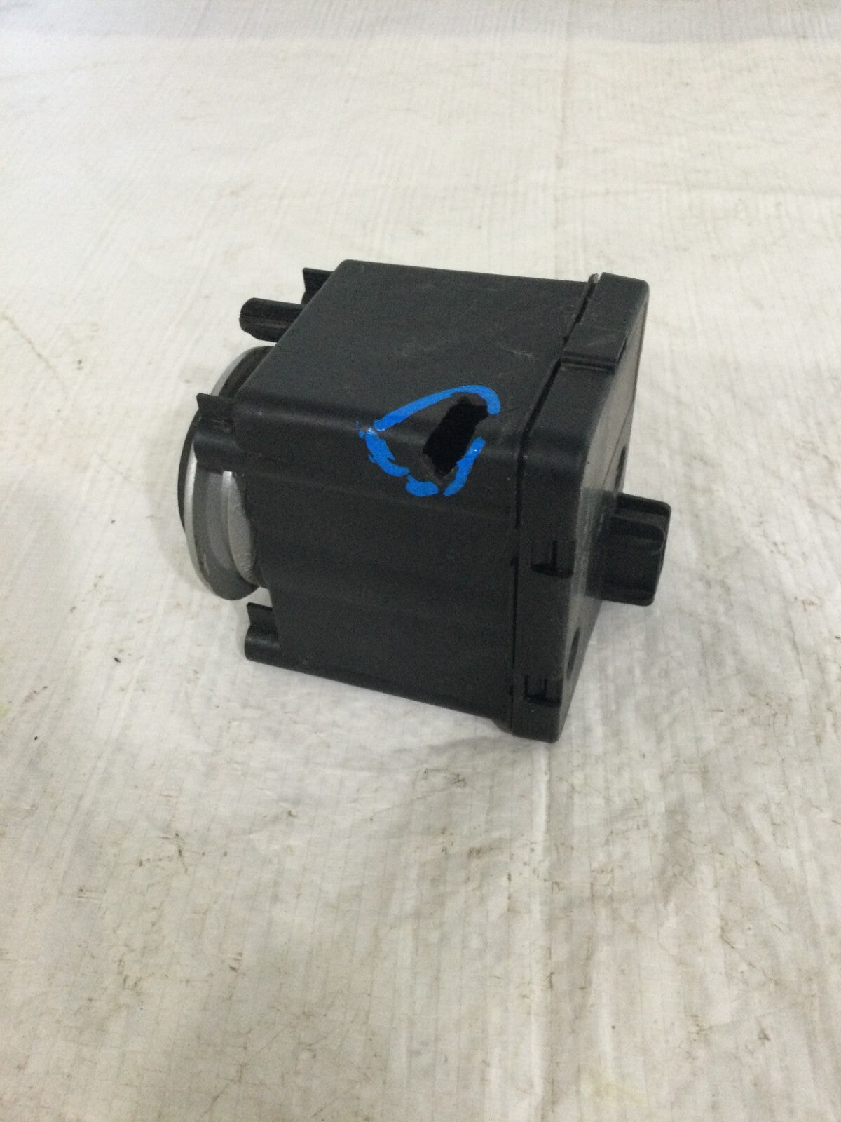 2019 Ram 1500 Ignition Switch Module NO Key Receiver Node P68271986AC ( DAMAGED)